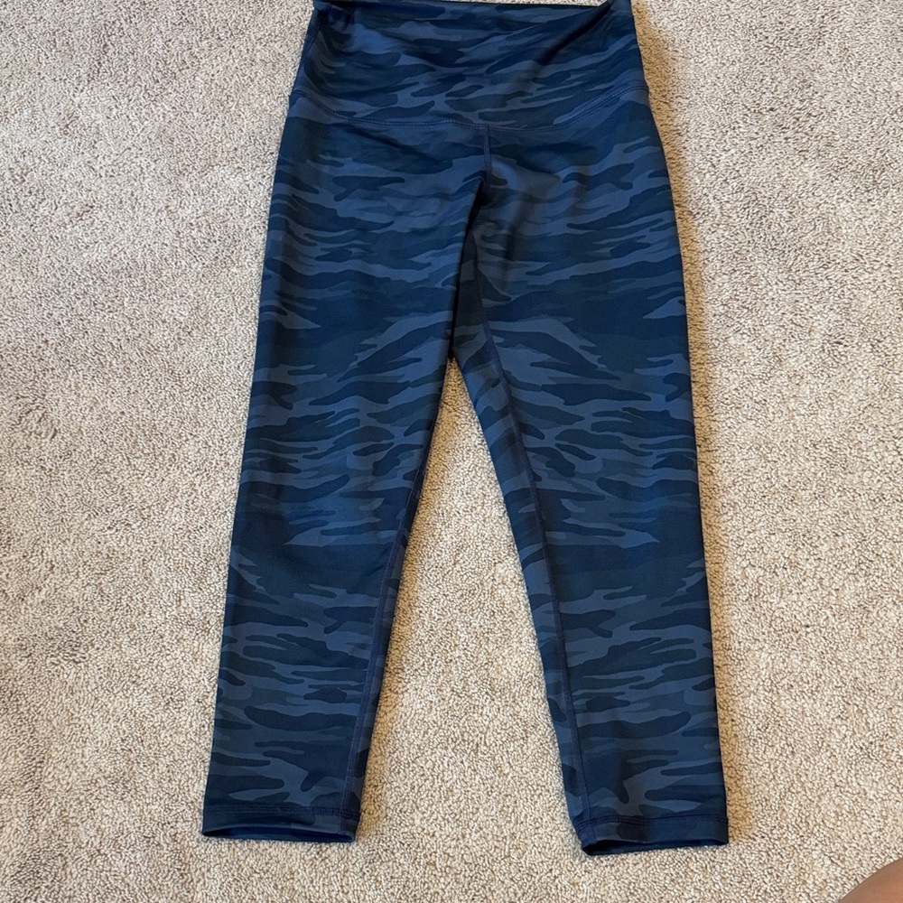DYI Navy Camouflage Leggings size medium new without tags
